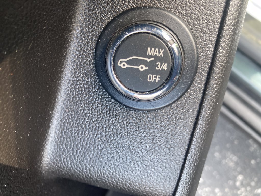 Used 2021 Chevrolet Traverse RS w/ LPO, Floor Liner Package AWD/4WD image 38
