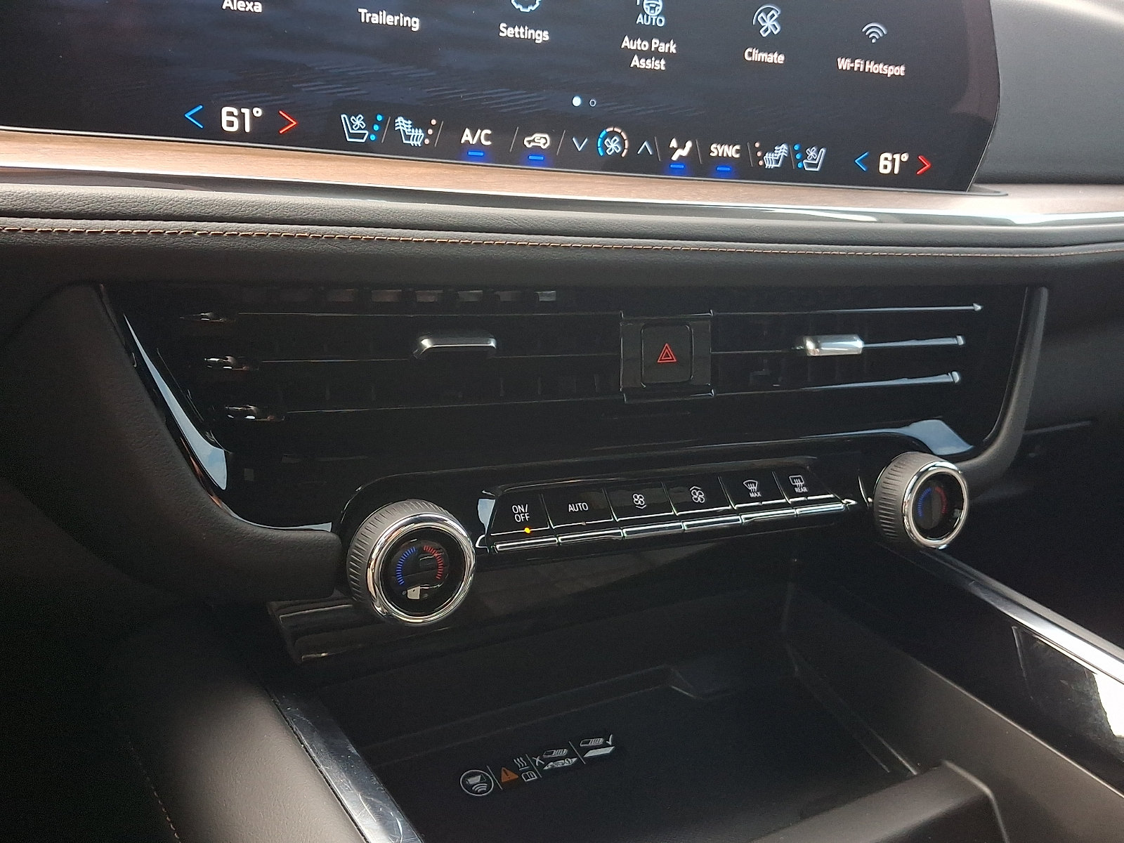 Used 2025 Chevrolet Tahoe High Country AWD/4WD image 16