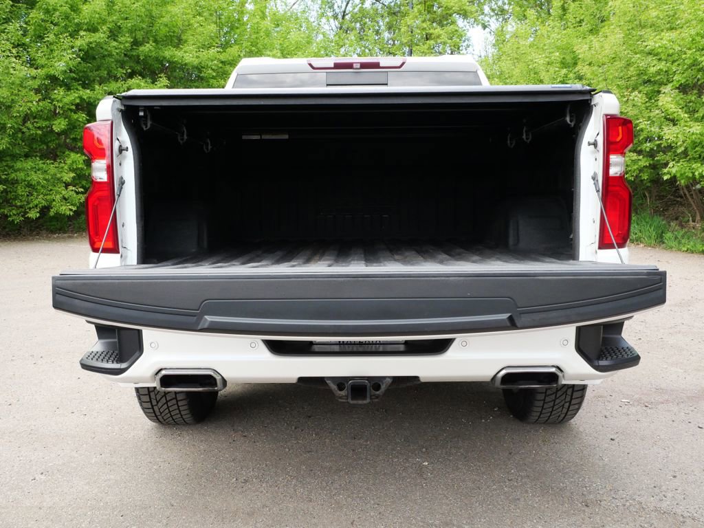 Used 2019 Chevrolet Silverado 1500 High Country w/ Technology Package AWD/4WD image 29
