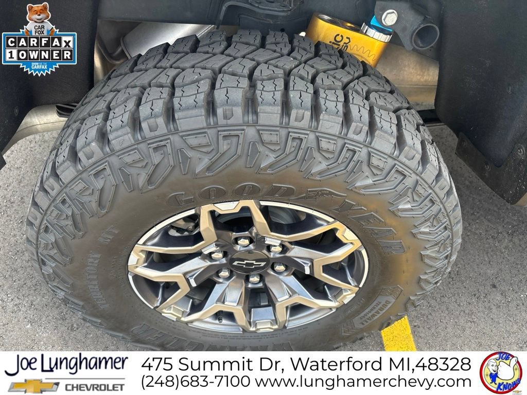 Used 2025 Chevrolet Colorado ZR2 w/ Technology Package AWD/4WD image 12