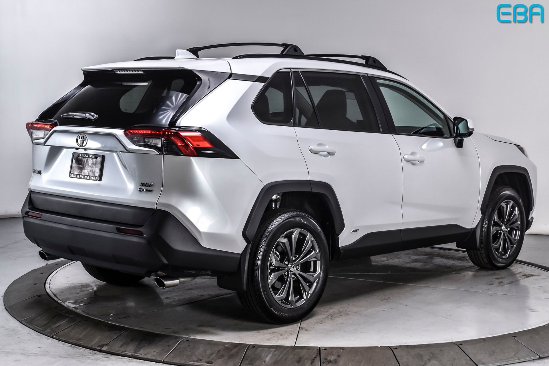 Used 2025 Toyota RAV4 XLE Premium w/ Weather Package AWD/4WD image 6