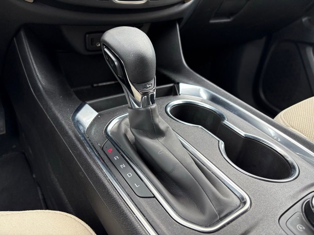 Used 2023 Chevrolet Traverse LS image 34