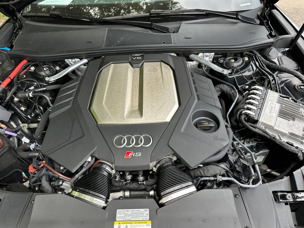 Certified 2025 Audi RS 6 performance w/ Black Optic Package AWD/4WD image 33