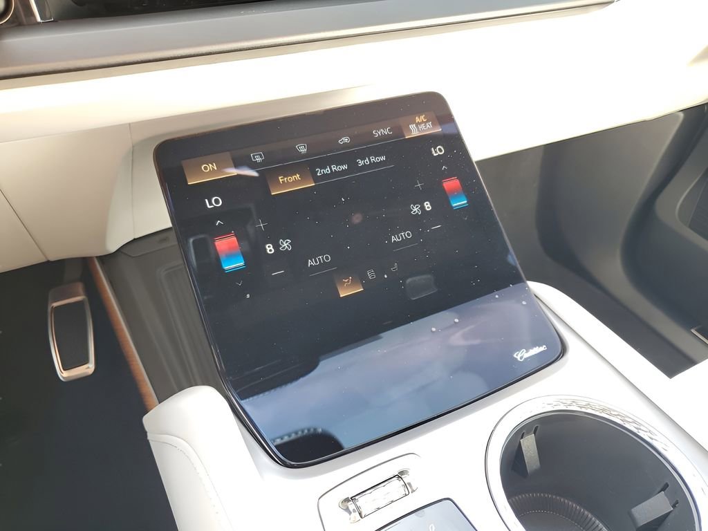 New 2026 Cadillac Vistiq Luxury AWD/4WD image 39