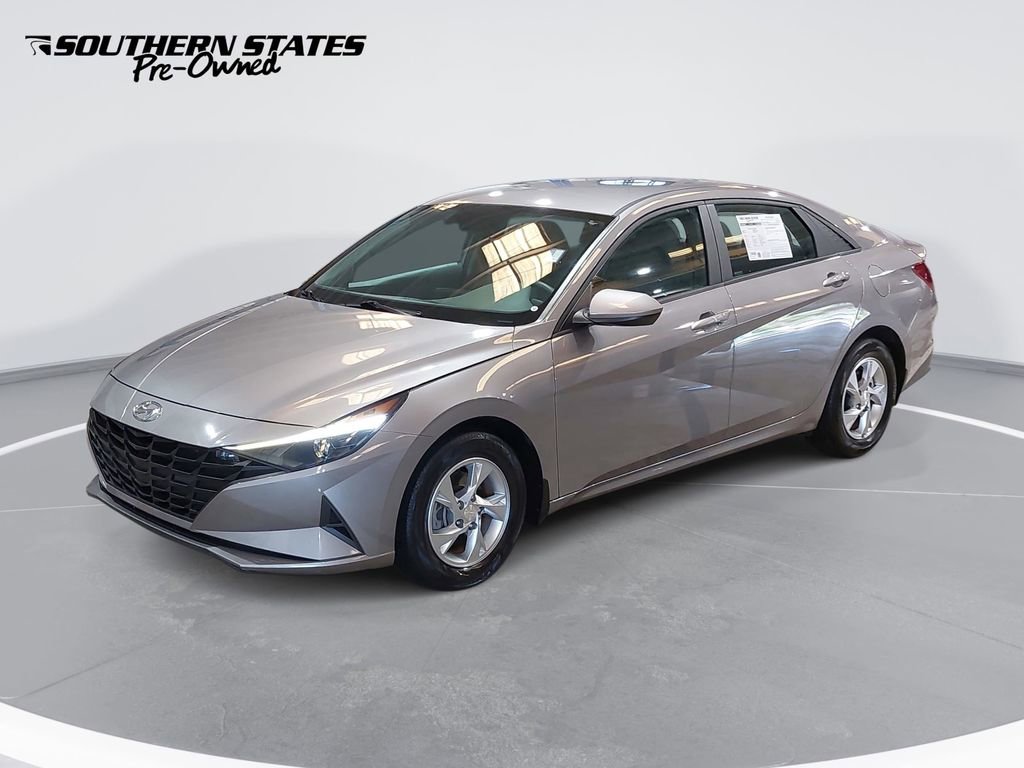 Used 2023 Hyundai Elantra SE FWD image 1