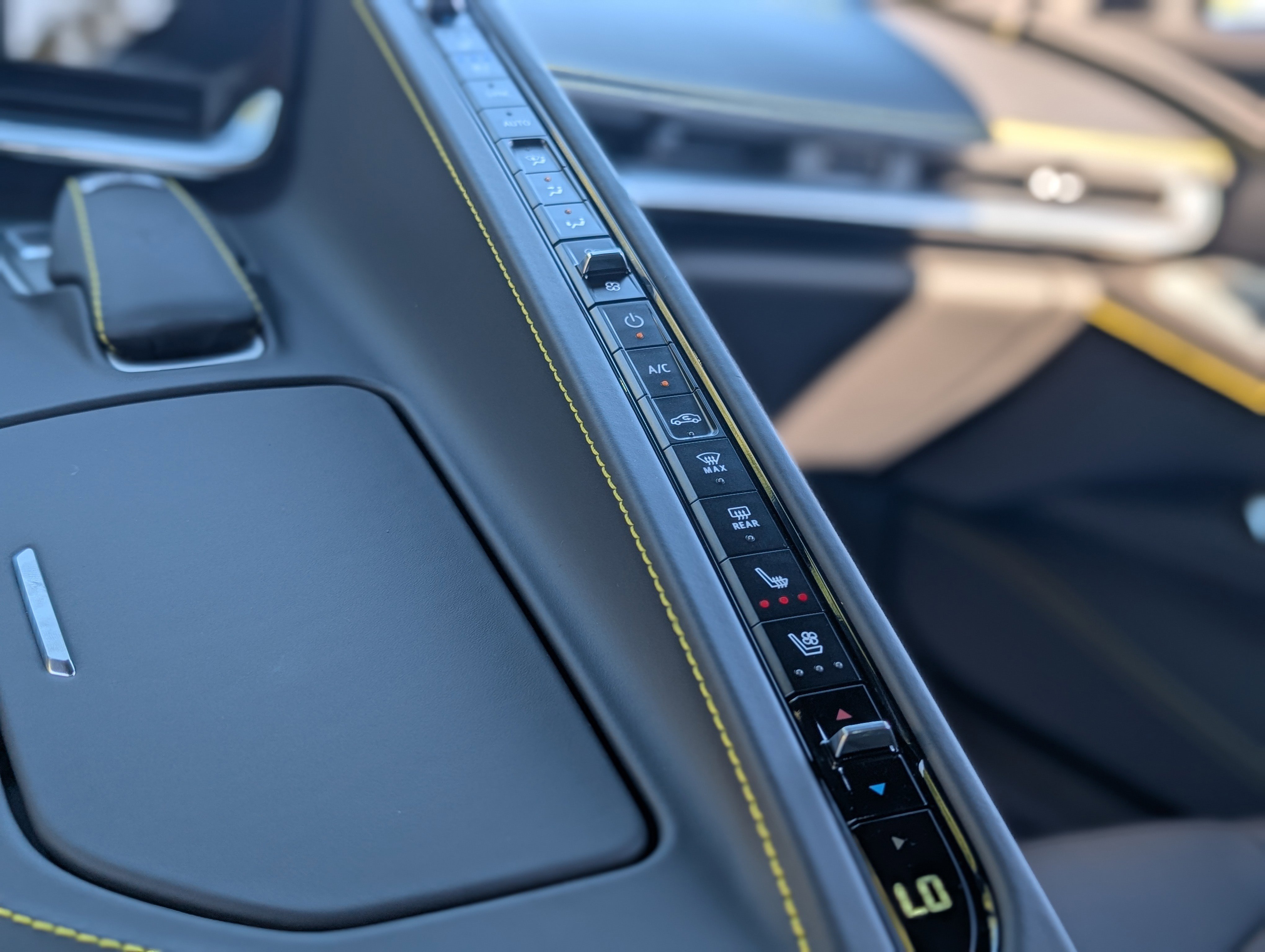 Used 2023 Chevrolet Corvette Stingray Premium Cpe w/ Z51 Performance Package image 41