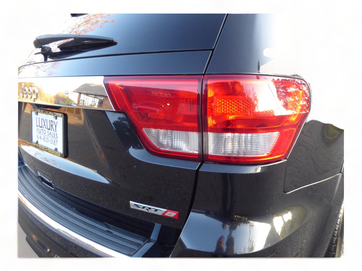 Used 2012 Jeep Grand Cherokee SRT8 w/ Luxury Group II image 19