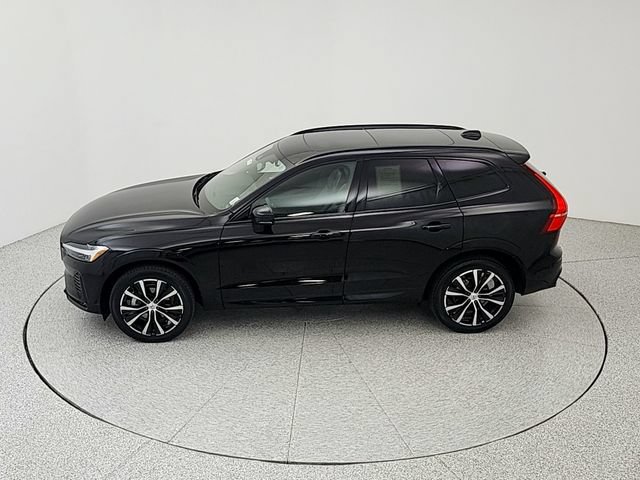 Certified 2024 Volvo XC60 B5 Plus w/ Protection Package Premier AWD/4WD image 37