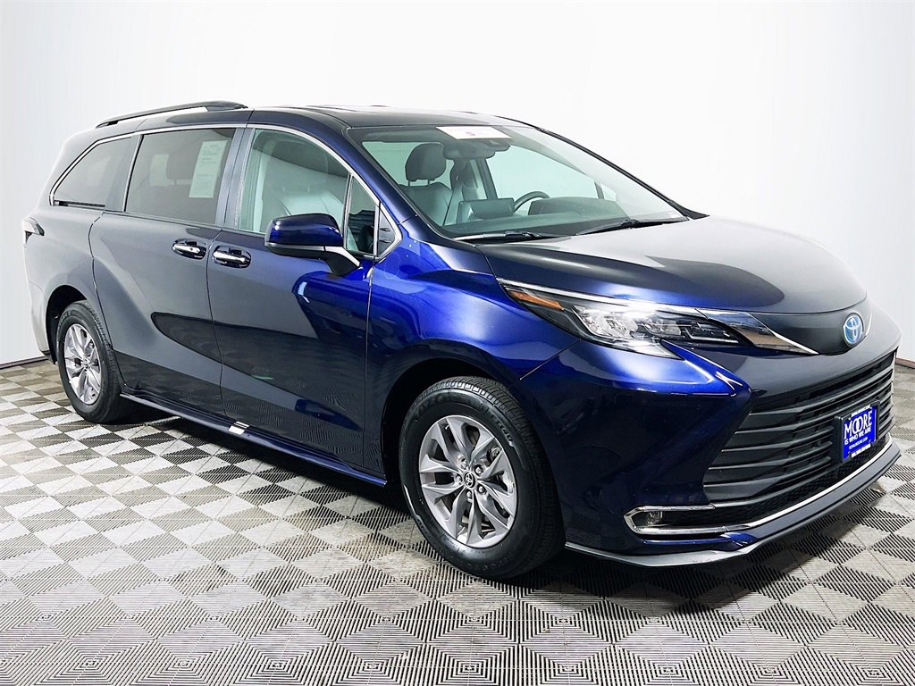 Certified 2024 Toyota Sienna XLE