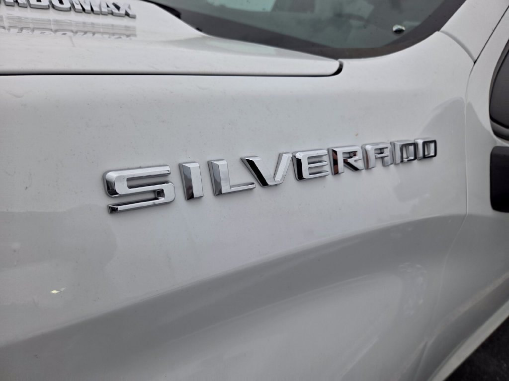 Used 2024 Chevrolet Silverado 1500 LT AWD/4WD image 5