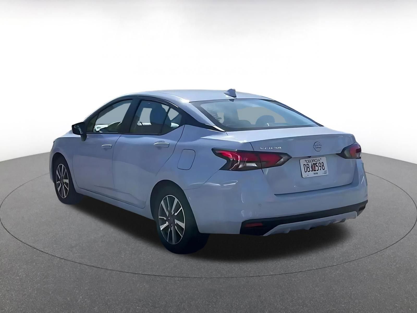 Used 2025 Nissan Versa SV image 10