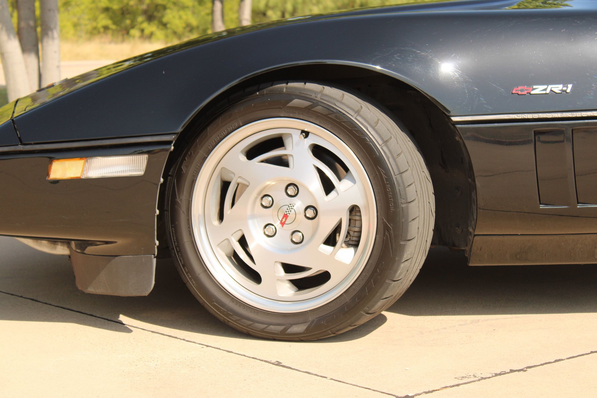 Used 1990 Chevrolet Corvette ZR-1 RWD image 27