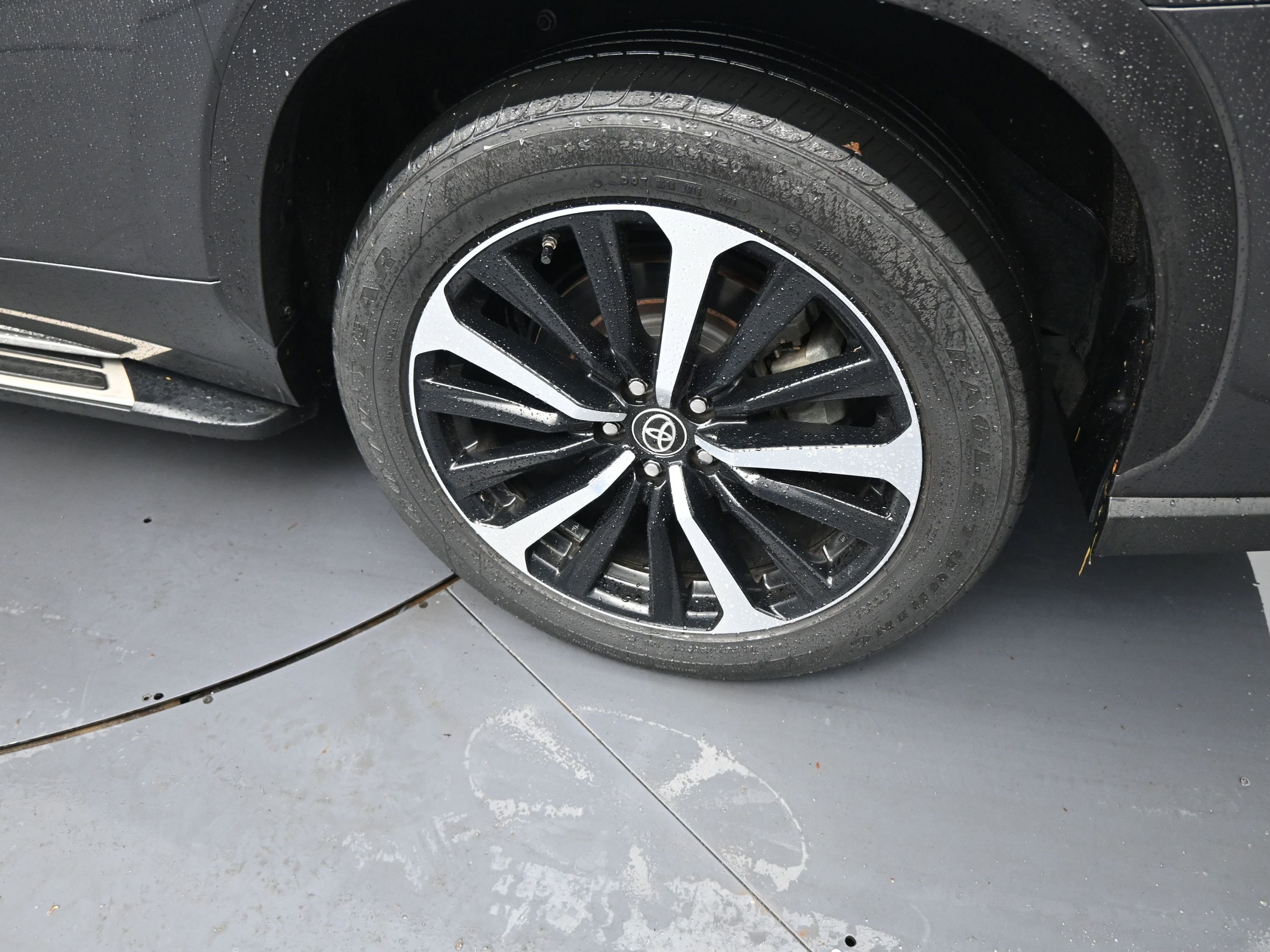 Certified 2021 Toyota Highlander XSE image 21