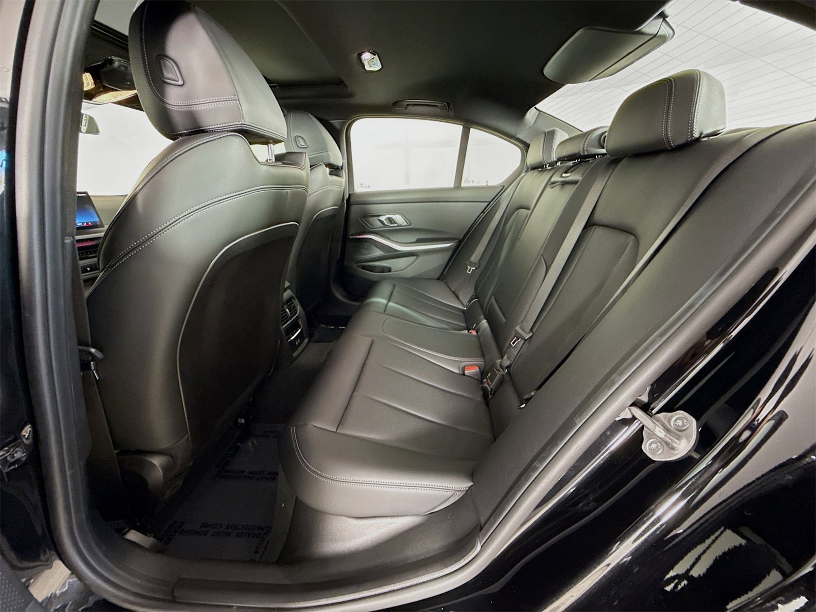 Used 2025 BMW 330i Sedan w/ Convenience Package image 25