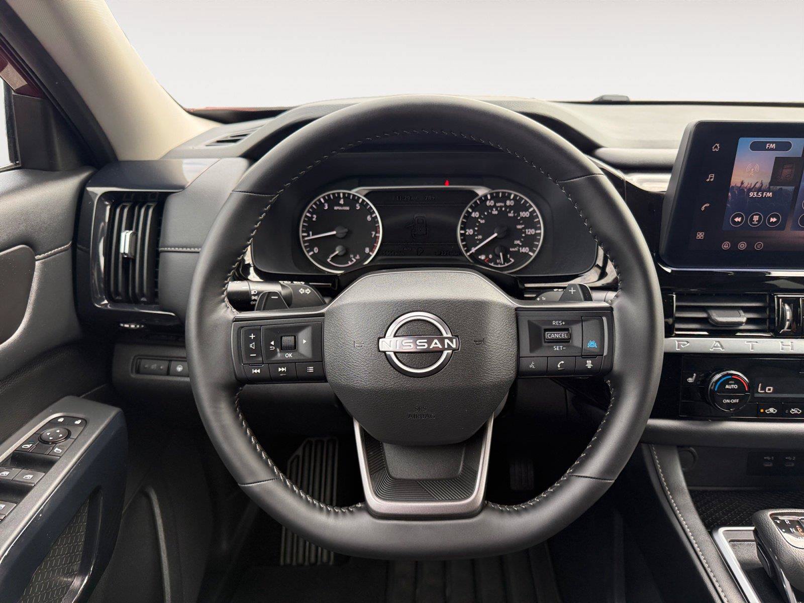 Used 2026 Nissan Pathfinder SV AWD/4WD image 16