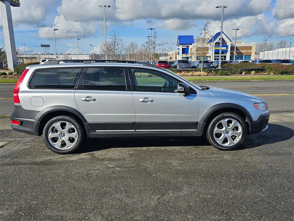 Used 2016 Volvo XC70 T5 Premier w/ Proximity Package image 4
