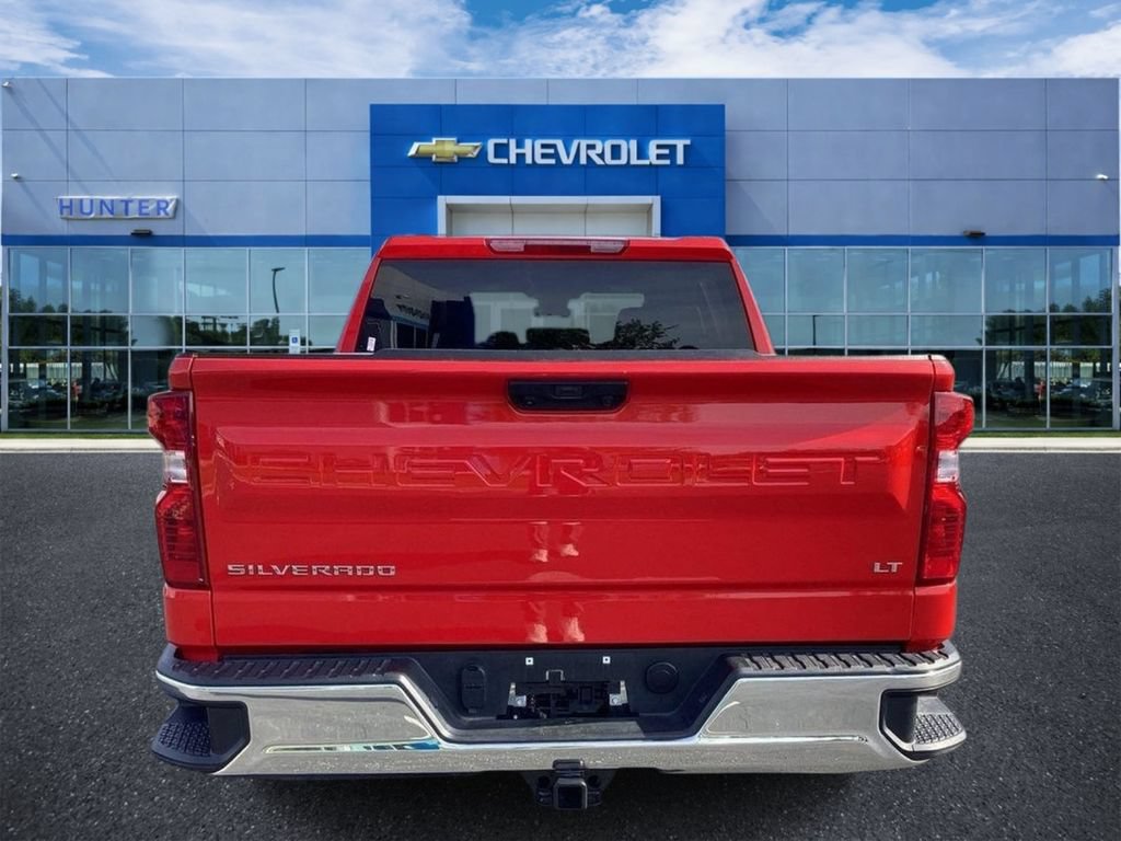 Used 2025 Chevrolet Silverado 1500 LT AWD/4WD image 3