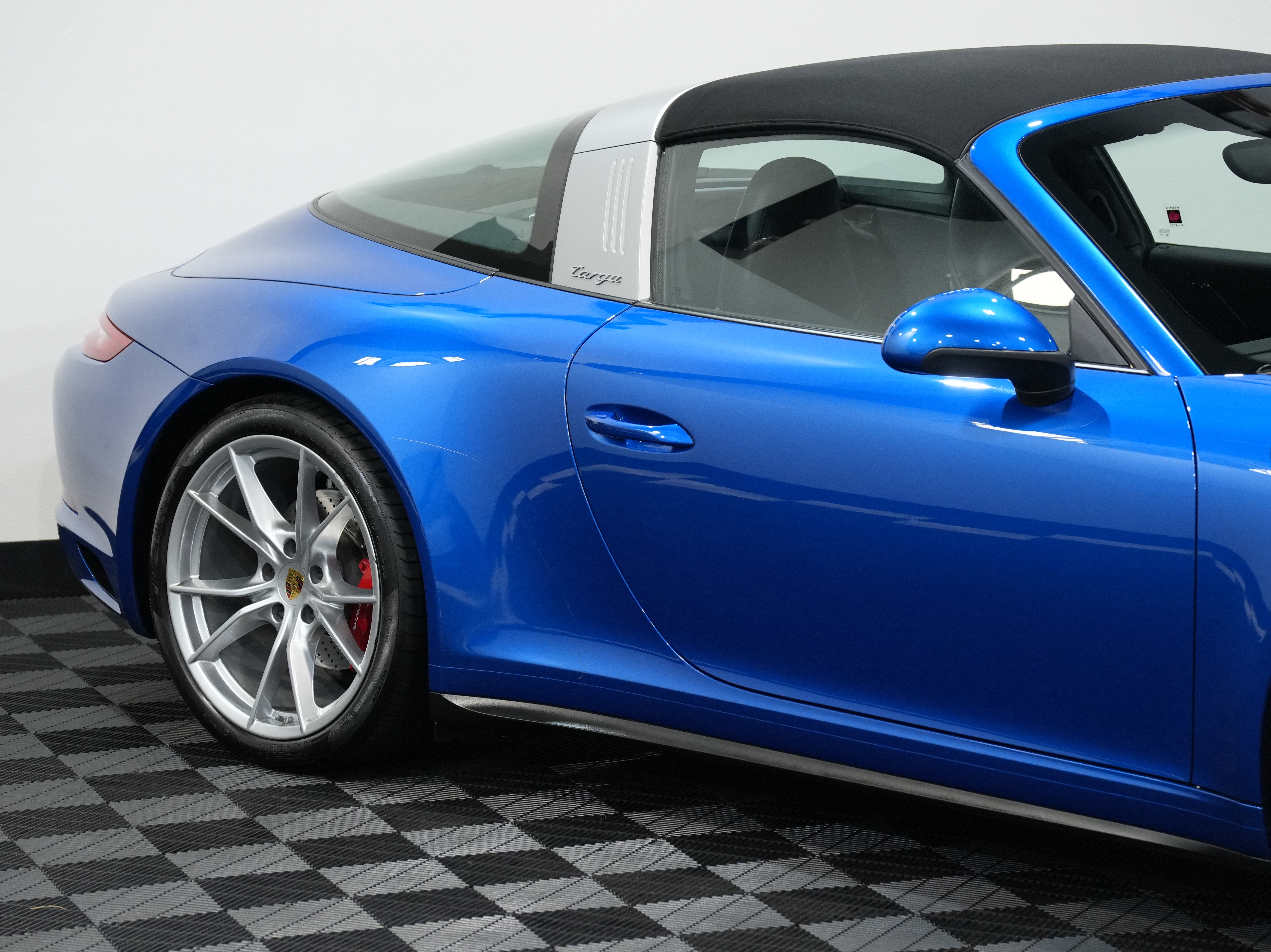 Used 2017 Porsche 911 Targa 4S image 15