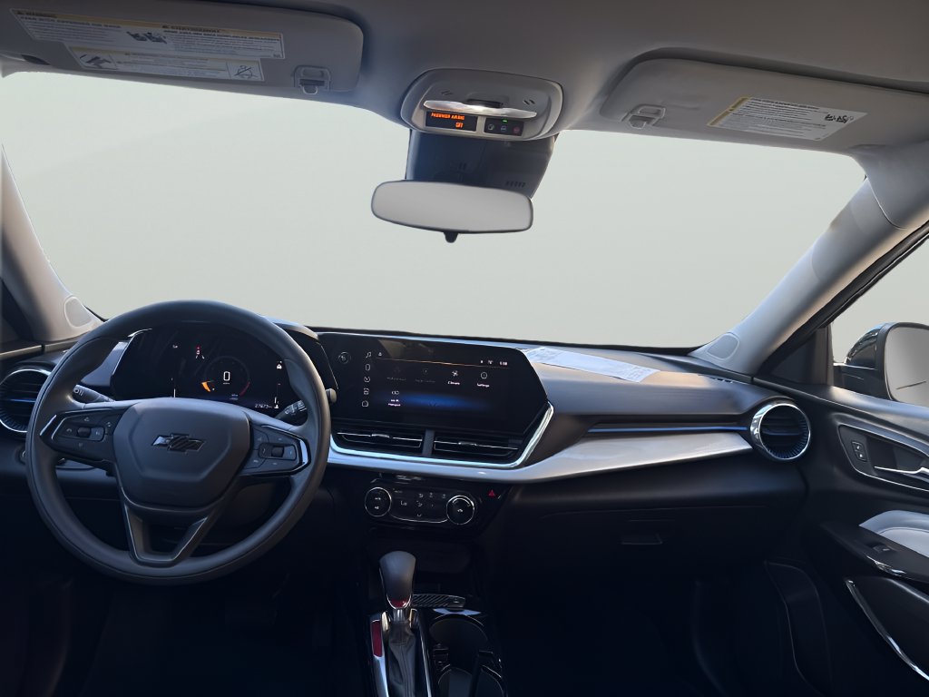 Used 2024 Chevrolet Trax LT FWD image 15