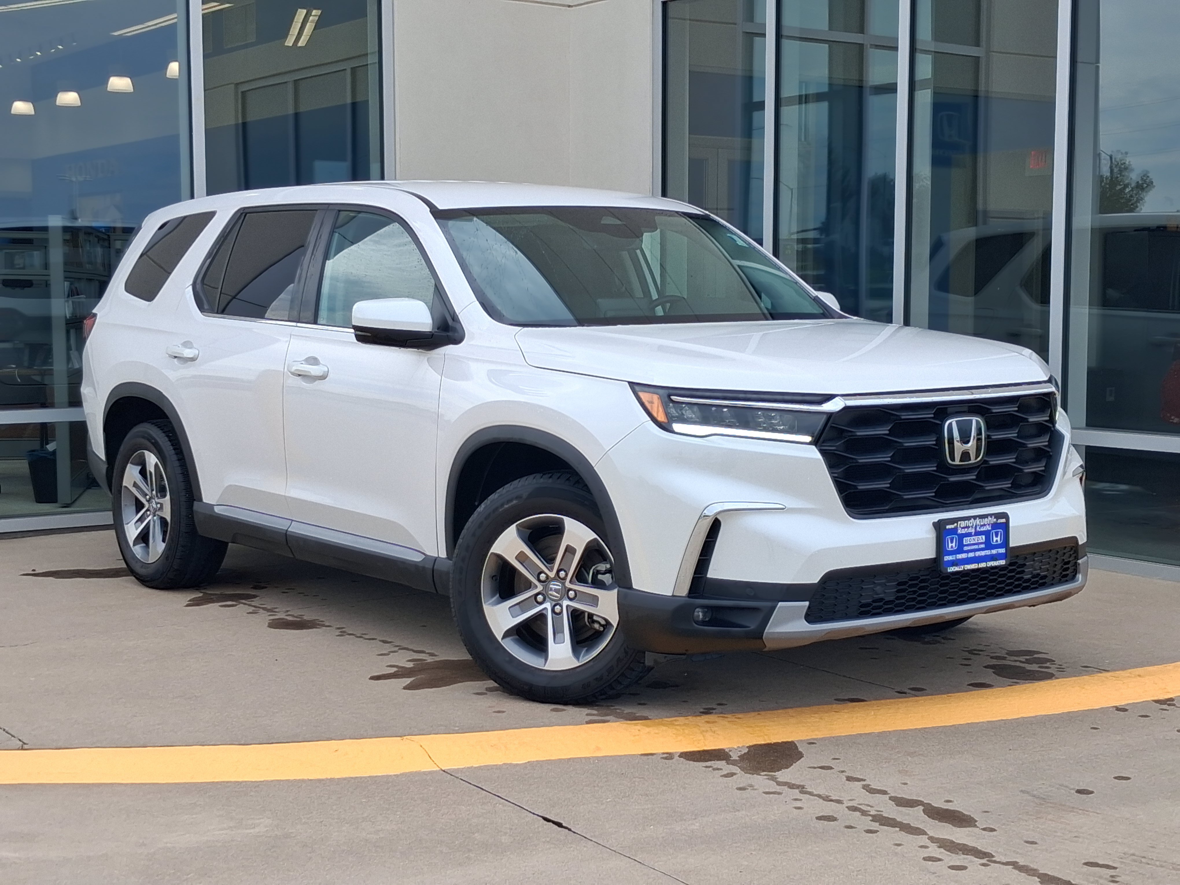 Used 2025 Honda Pilot EX-L image 1