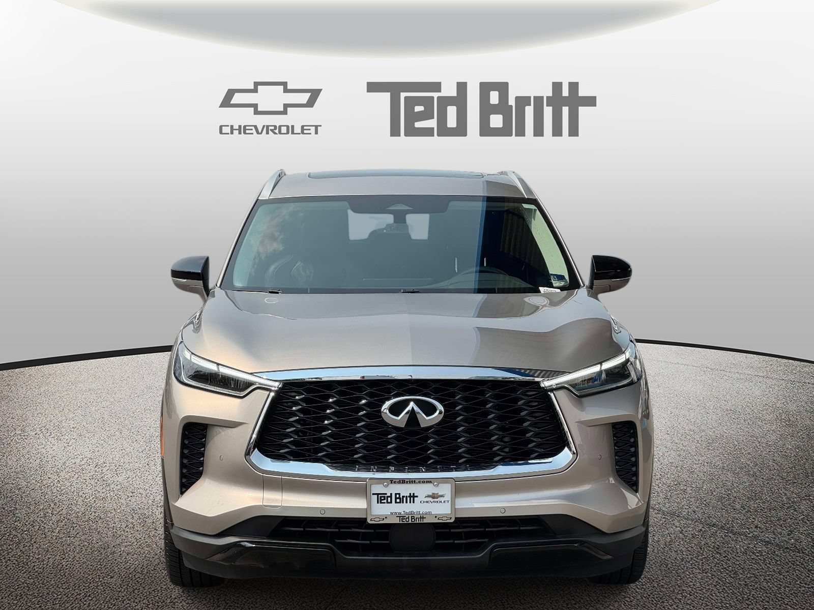 Used 2023 INFINITI QX60 Luxe w/ Cargo Package AWD/4WD image 2