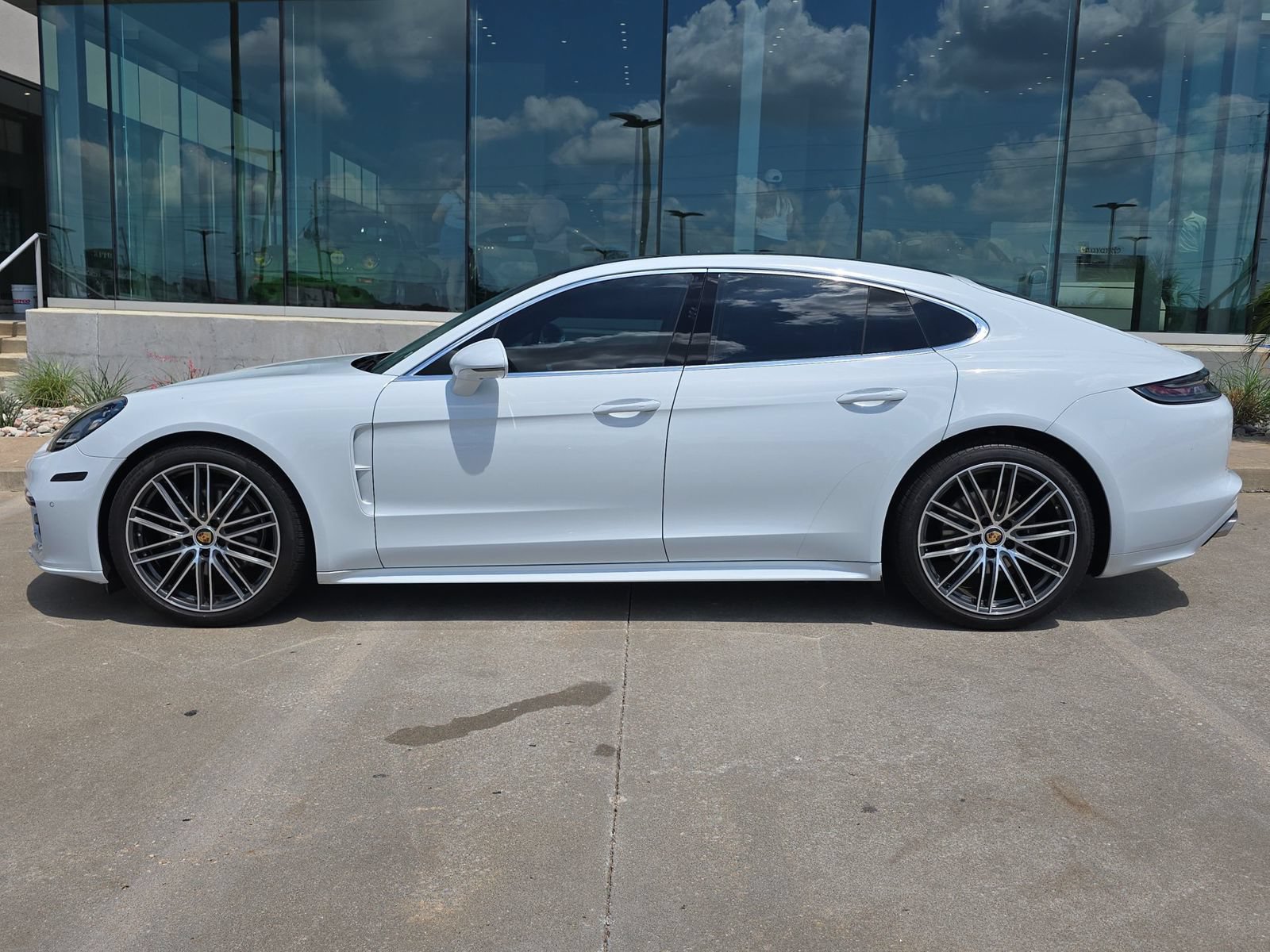 Certified 2023 Porsche Panamera 4 AWD/4WD image 2