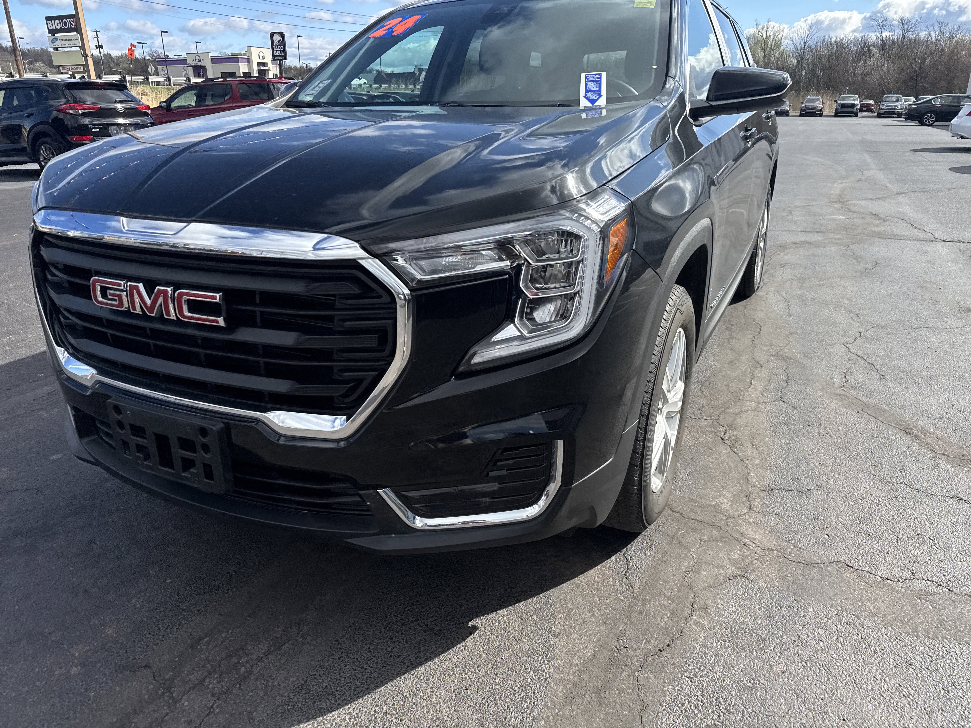 Used 2024 GMC Terrain SLE w/ Driver Convenience Package AWD/4WD image 10
