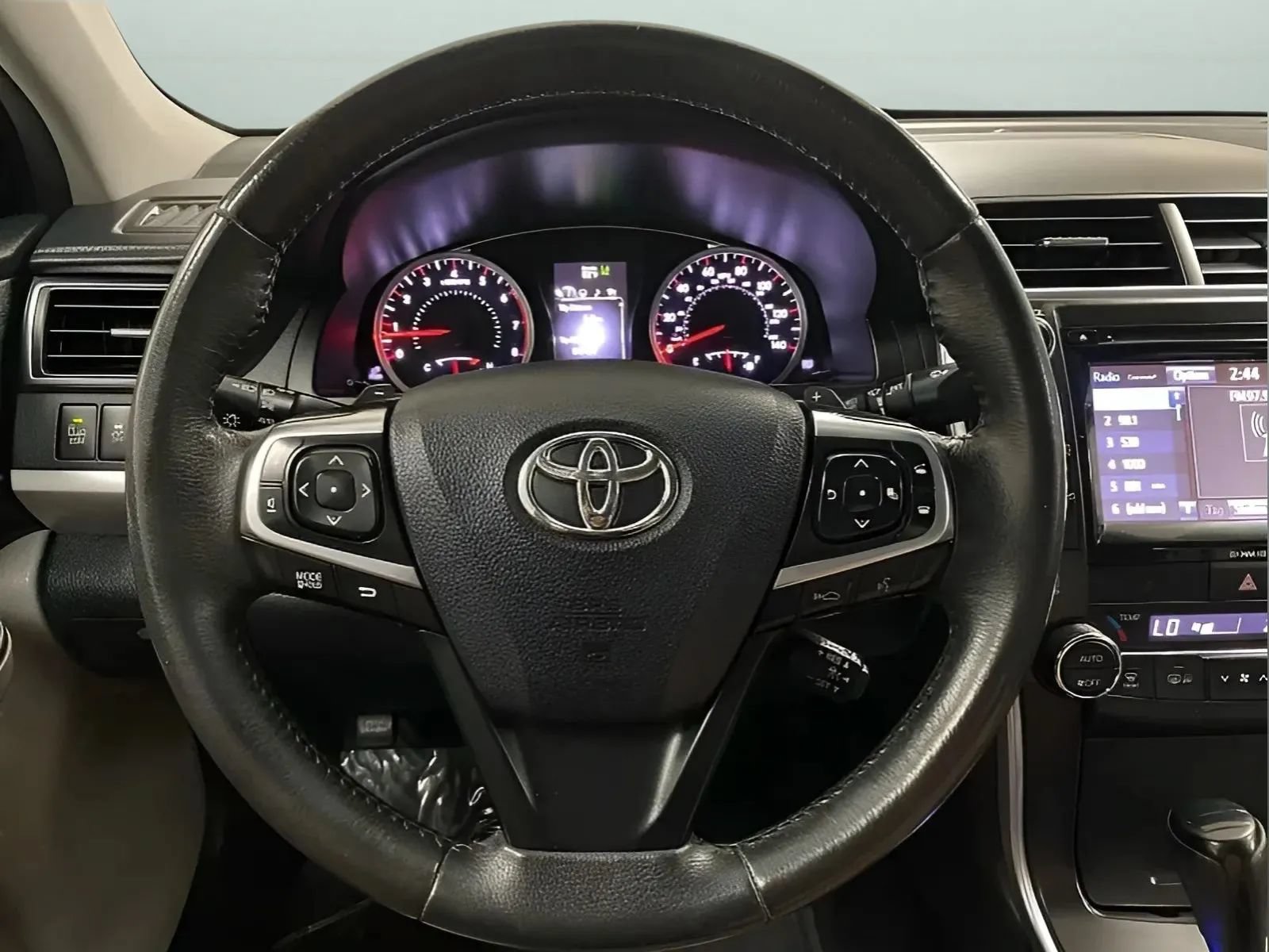Used 2017 Toyota Camry XSE w/ Advanced Technology Package FWD image 17