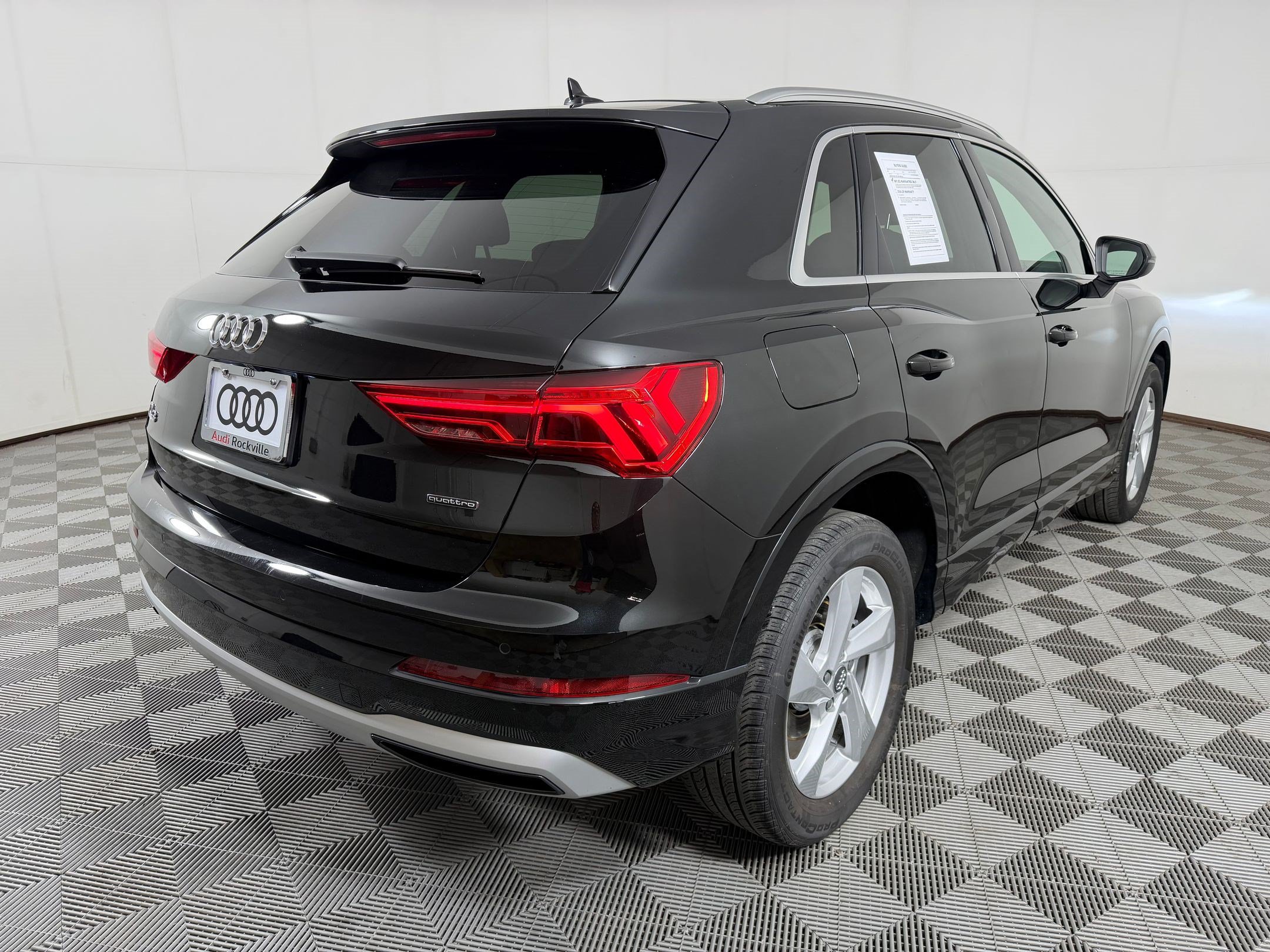 Used 2020 Audi Q3 2.0T Premium w/ Convenience Package AWD/4WD image 9