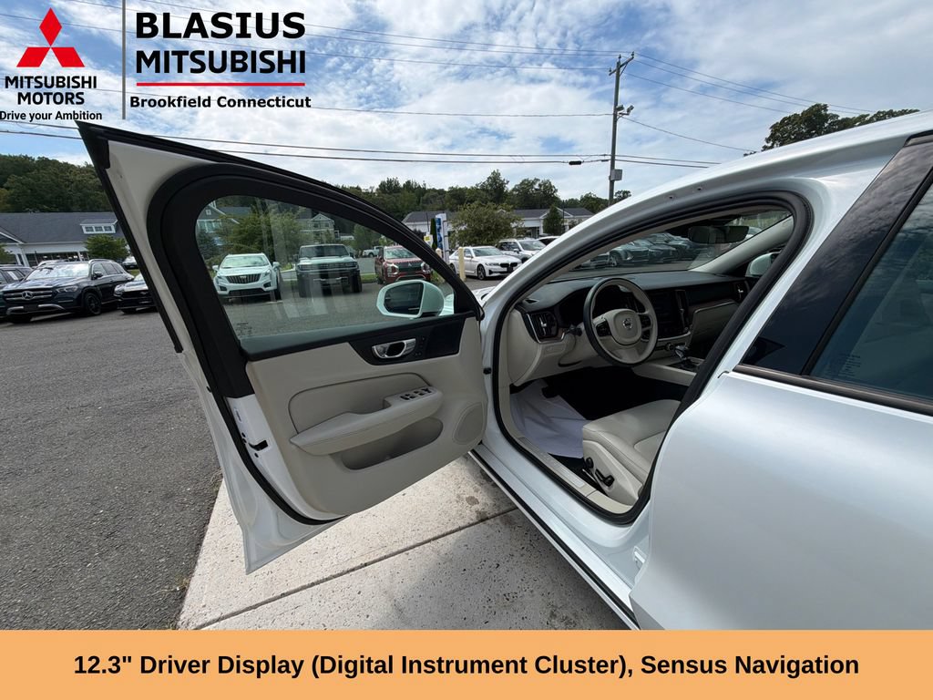 Used 2019 Volvo S60 T5 Momentum w/ Multimedia Package FWD image 14