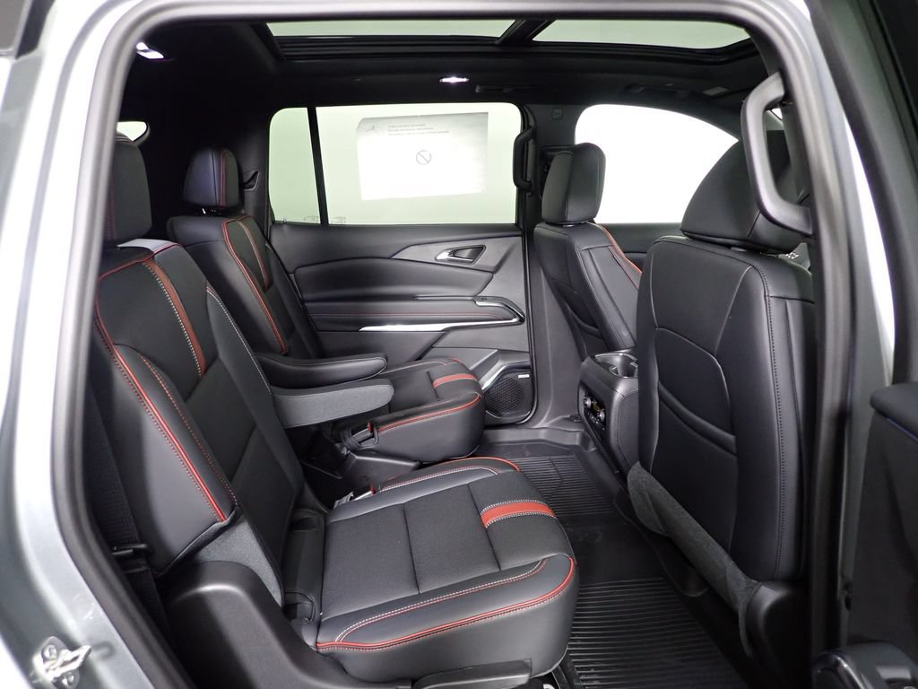 New 2027 Chevrolet Traverse RS w/ LPO, Floor Liner Package AWD/4WD image 38