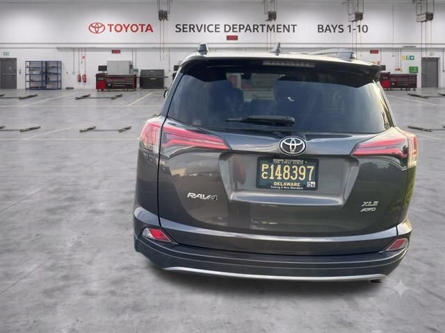 Used 2018 Toyota RAV4 XLE AWD/4WD image 7