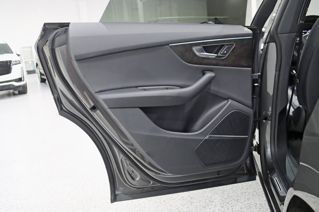 Used 2020 Audi Q8 Premium Plus image 37