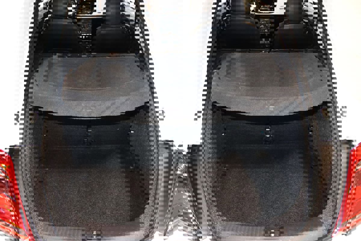 Used 2012 Volkswagen Beetle 2.5 image 53