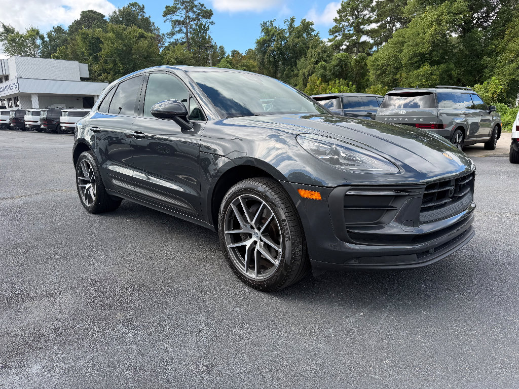 Used 2025 Porsche Macan Turbo AWD/4WD image 9