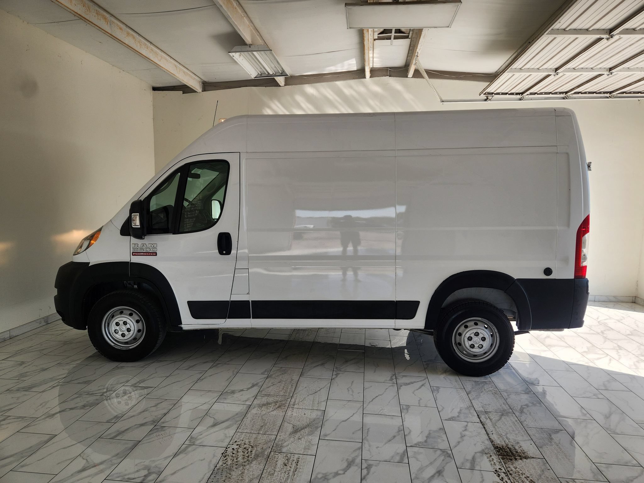 Used 2019 RAM ProMaster 2500 FWD image 4