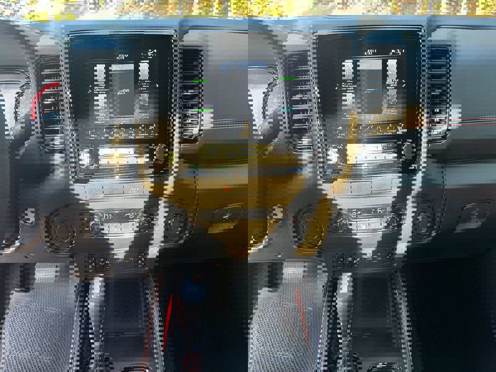 Used 2022 Nissan Frontier Pro-X image 27