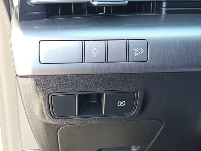 Certified 2025 Hyundai Kona SEL image 19