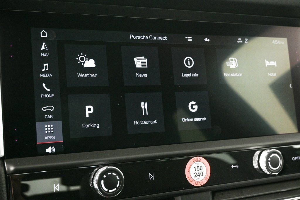 Certified 2026 Porsche Macan AWD/4WD image 15