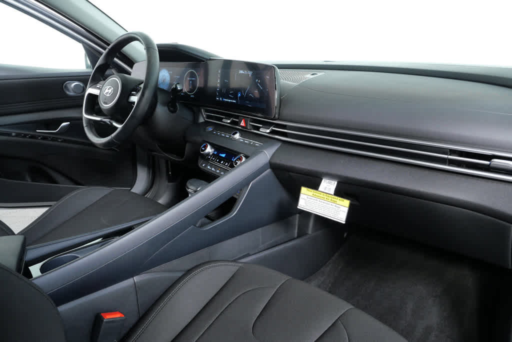 Certified 2023 Hyundai Elantra SEL w/ Convenience Package image 19