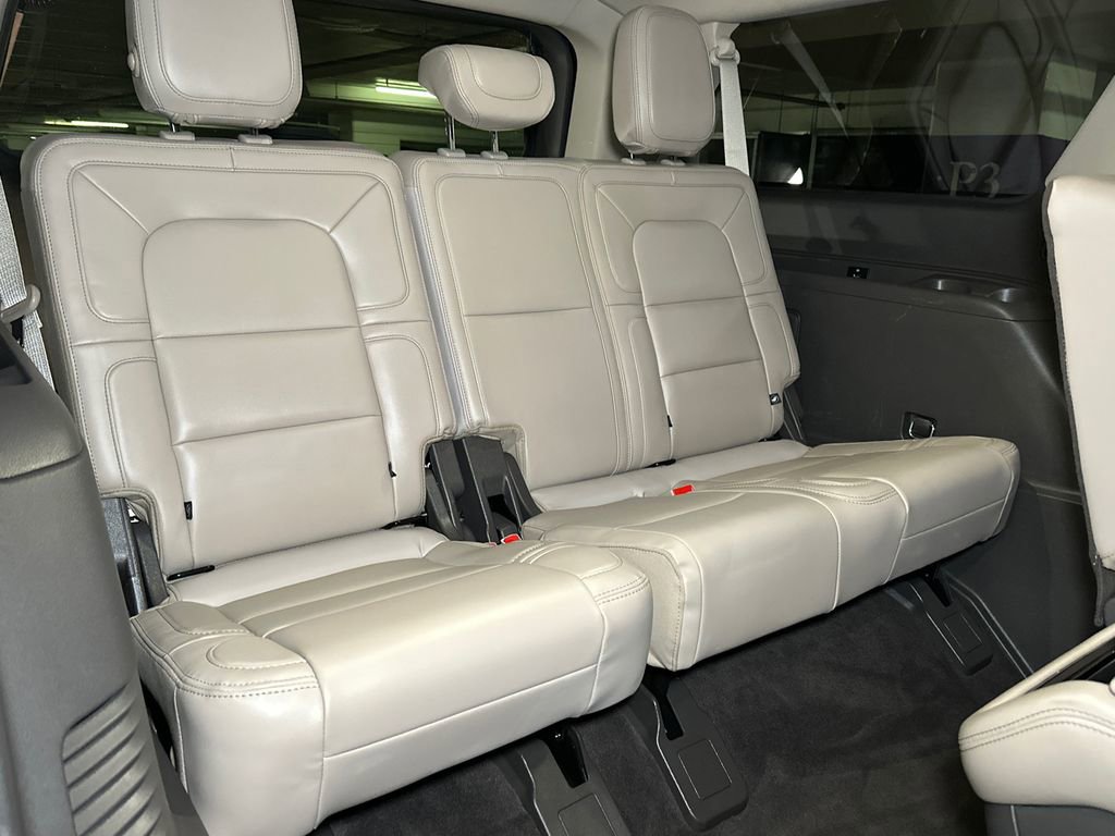 Used 2022 Lincoln Navigator L Reserve image 19