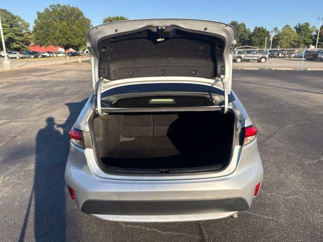 Used 2021 Toyota Corolla LE FWD image 26