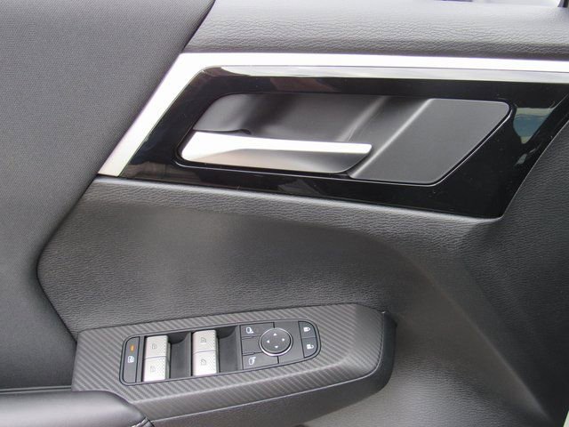 New 2026 Mitsubishi Outlander ES image 11