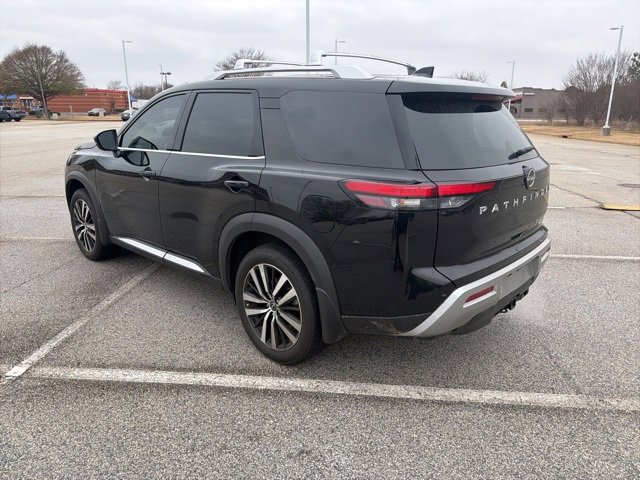 Used 2025 Nissan Pathfinder Platinum image 13