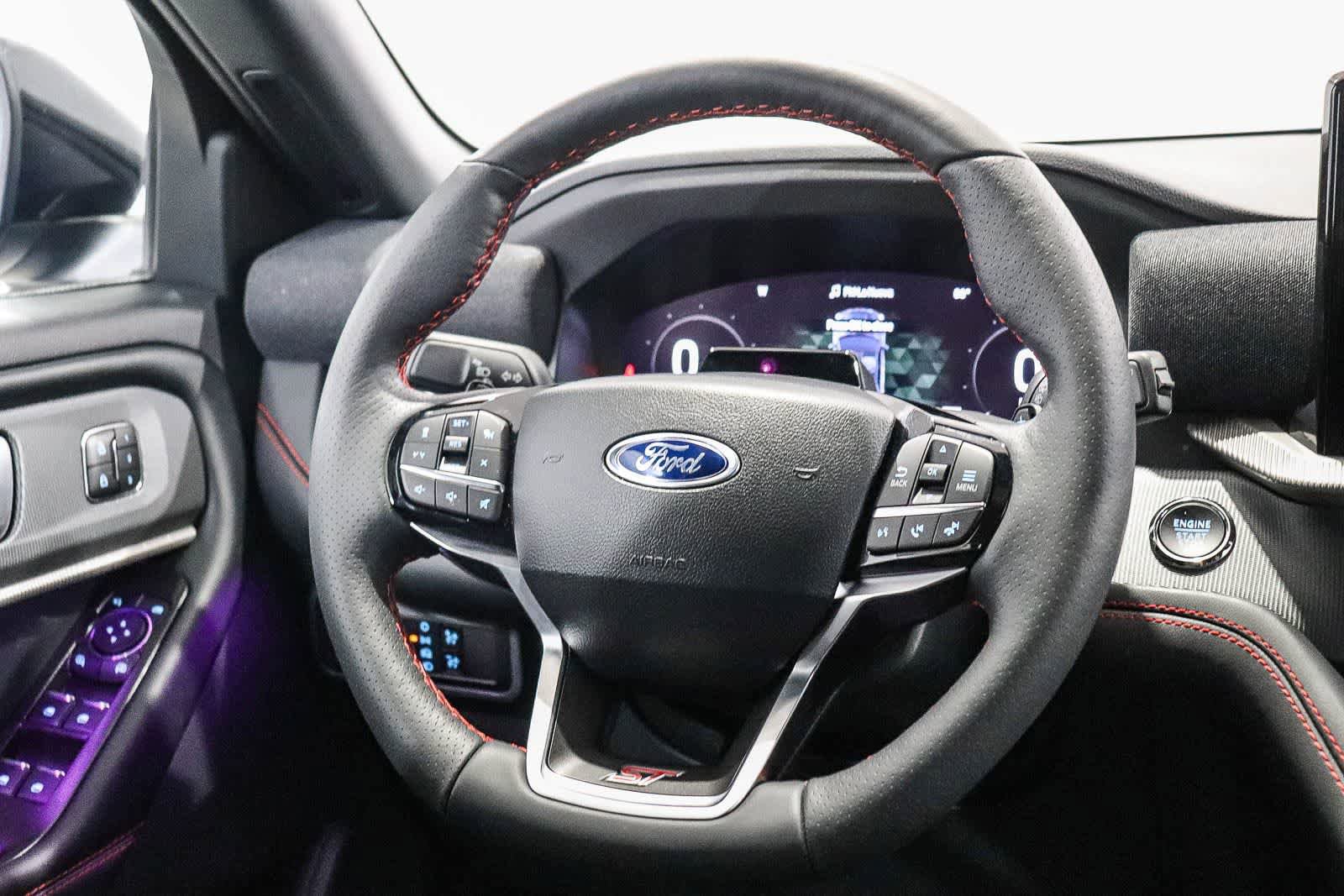 Used 2025 Ford Explorer ST RWD image 15