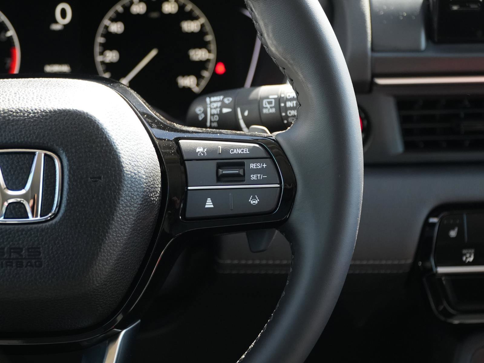 New 2025 Honda Pilot Touring image 24