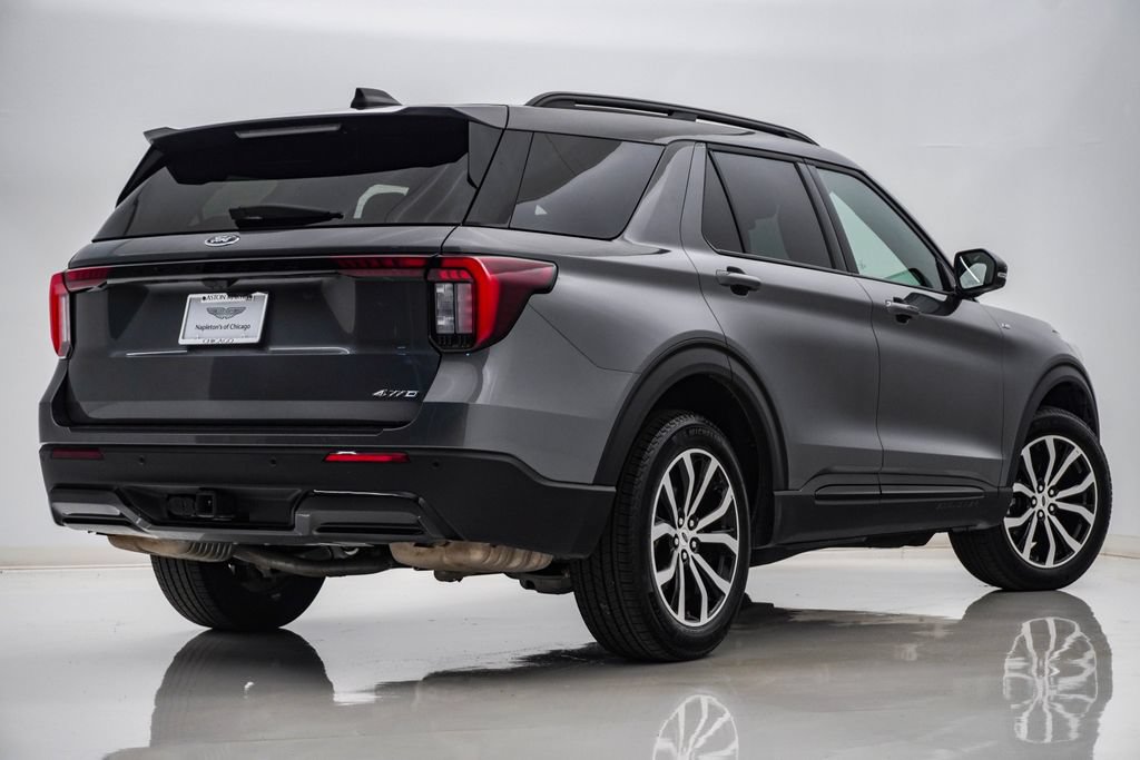 Used 2025 Ford Explorer ST-Line AWD/4WD image 9