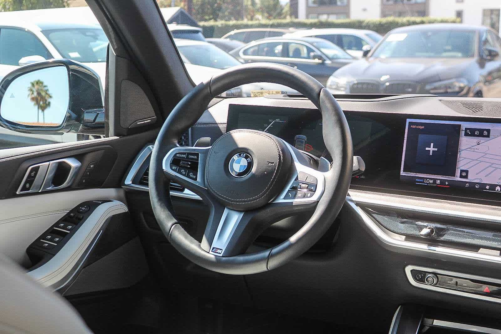 Used 2025 BMW X5 sDrive40i w/ M Sport Package RWD image 13