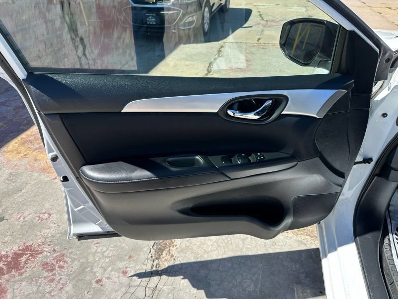 Used 2016 Nissan Sentra S FWD image 10