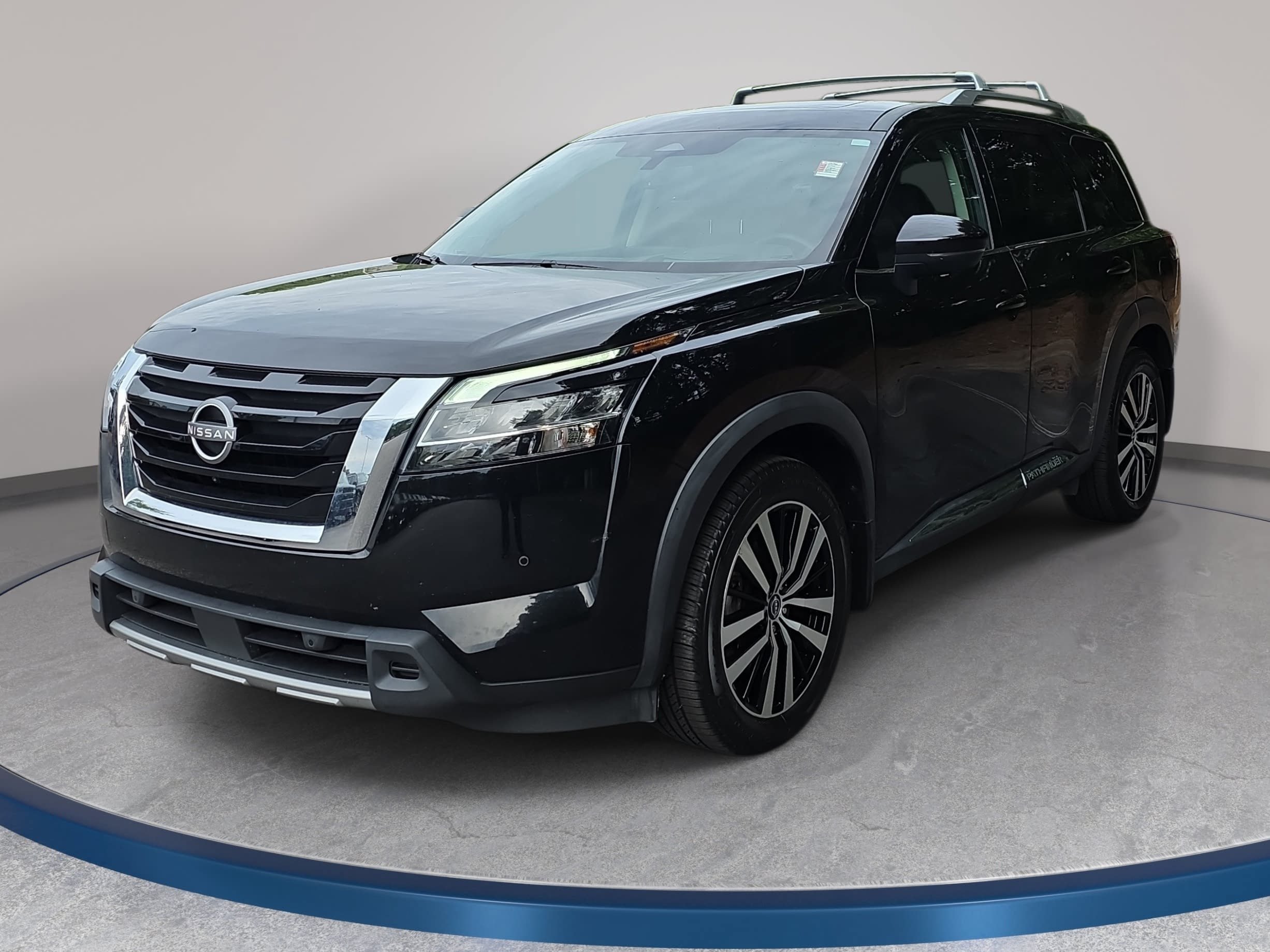 Used 2024 Nissan Pathfinder Platinum w/ Cargo Package AWD/4WD image 1